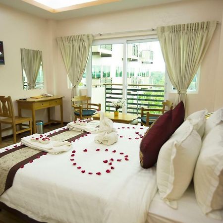 Hotel Sincere Smile Янгон Экстерьер фото
