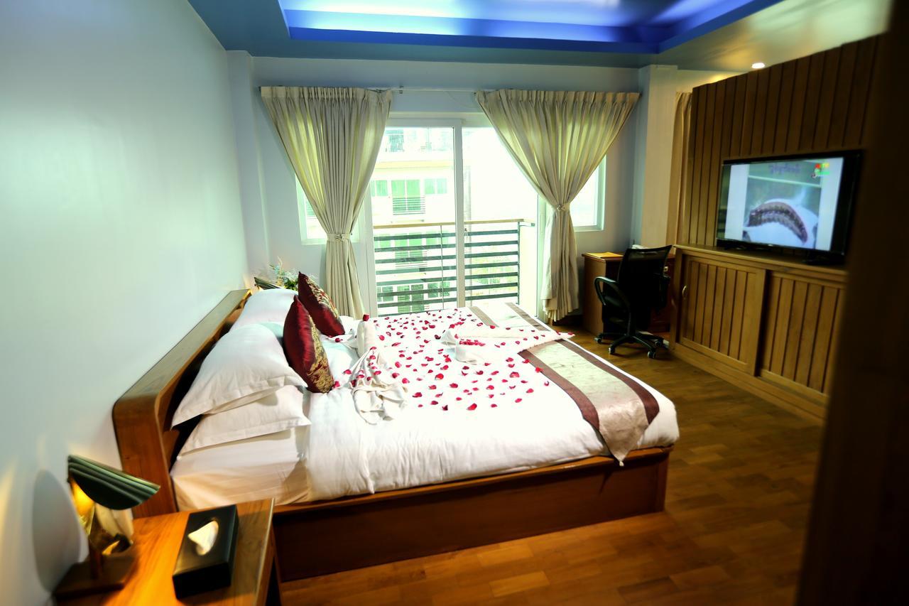 Hotel Sincere Smile Янгон Экстерьер фото