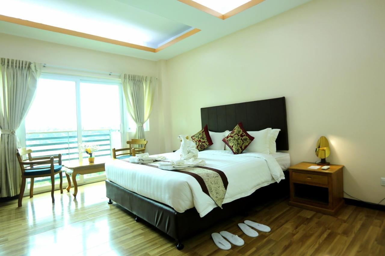 Hotel Sincere Smile Янгон Экстерьер фото