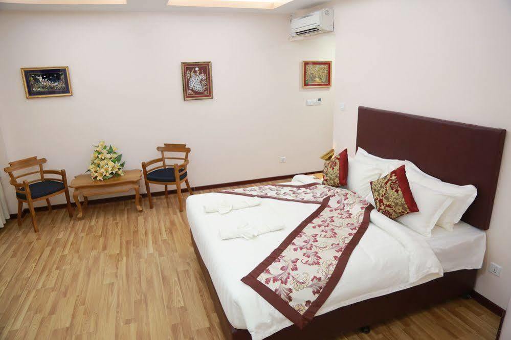 Hotel Sincere Smile Янгон Экстерьер фото