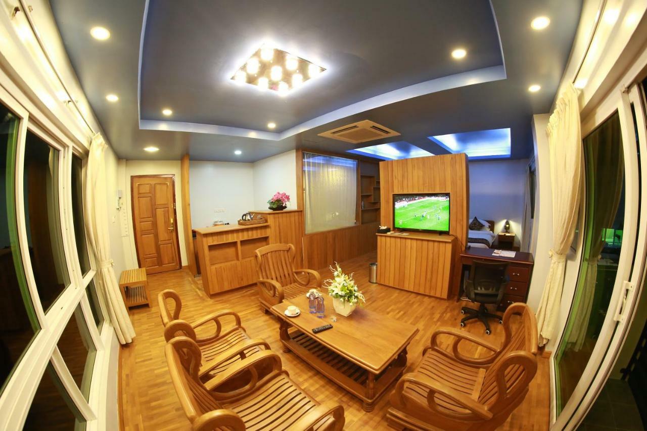 Hotel Sincere Smile Янгон Экстерьер фото