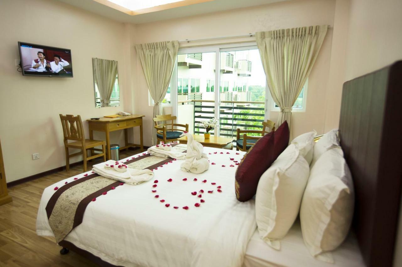 Hotel Sincere Smile Янгон Экстерьер фото